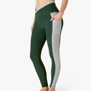 NWT Beyond Yoga Color Block High Waisted Midi Leggings in Forest Green. Size S.